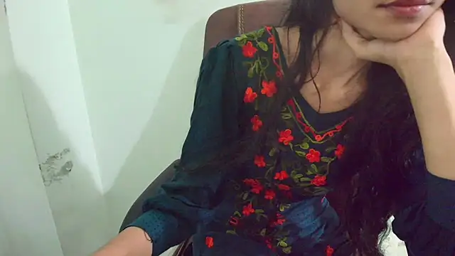 Snapshot of Srabontii chatting on 03.06.25 Srabontii online show from 03.06.25