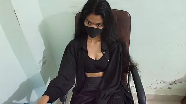 Snapshot of Srabontii chatting on 03.07.25 Srabontii online show from 03.07.25