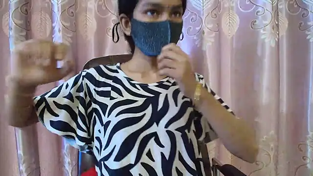 Snapshot of Srabontii chatting on 10.18.25 Srabontii online show from 10.18.25