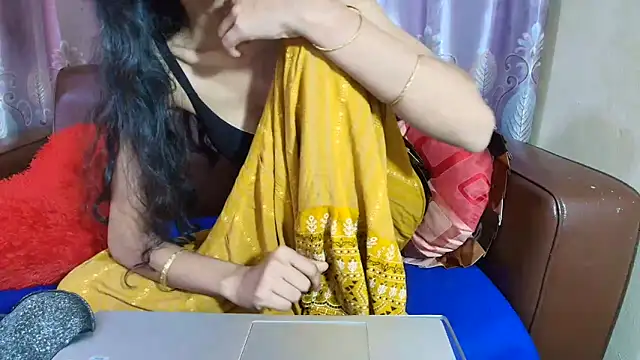 Snapshot of Srabontii chatting on 02.19.26 Srabontii online show from 02.19.26