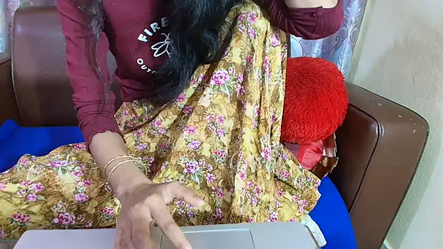 Snapshot of Srabontii chatting on 02.26.26 Srabontii online show from 02.26.26