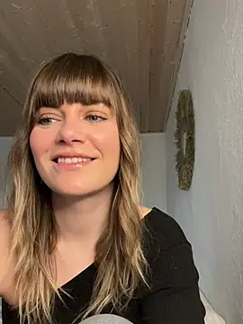 Snapshot of Milla__one chatting on 02.13.25 Milla  one online show from 02.13.25