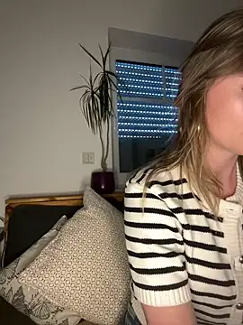 Snapshot of Milla__one chatting on 03.19.25 Milla  one online show from 03.19.25