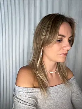 Snapshot of Milla__one chatting on 09.12.25 Milla  one online show from 09.12.25