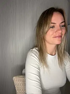 Snapshot of Milla__one chatting on 10.13.25 Milla  one online show from 10.13.25