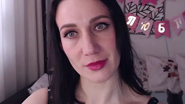 Snapshot of pepper_milf chatting on 02.15.25 pepper milf online show from 02.15.25