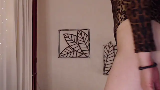 Snapshot of pepper_milf chatting on 03.10.25 pepper milf online show from 03.10.25