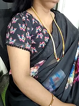 Snapshot of Deepthi_Mysore chatting on 03.10.25 Deepthi Mysore online show from 03.10.25