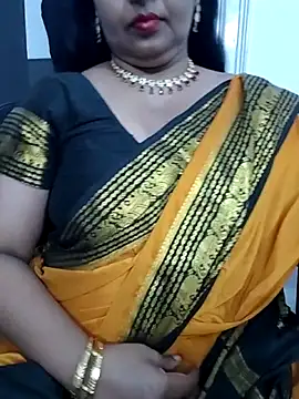 Snapshot of Deepthi_Mysore chatting on 10.11.25 Deepthi Mysore online show from 10.11.25
