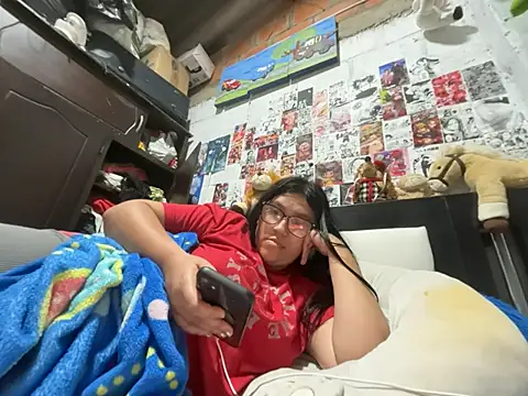 Snapshot of dafne19_ chatting on 05.14.26 dafne19 online show from 05.14.26