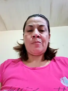 Snapshot of Zaralu_ chatting on 05.21.26 Zaralu online show from 05.21.26