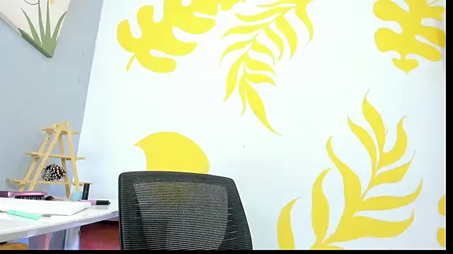 Snapshot of LukaCastillo chatting on 12.21.25 LukaCastillo online show from 12.21.25