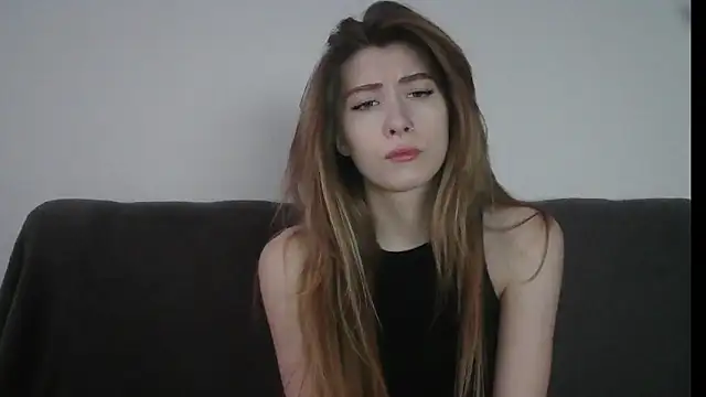 ErikaShyy online show from 01.14.25