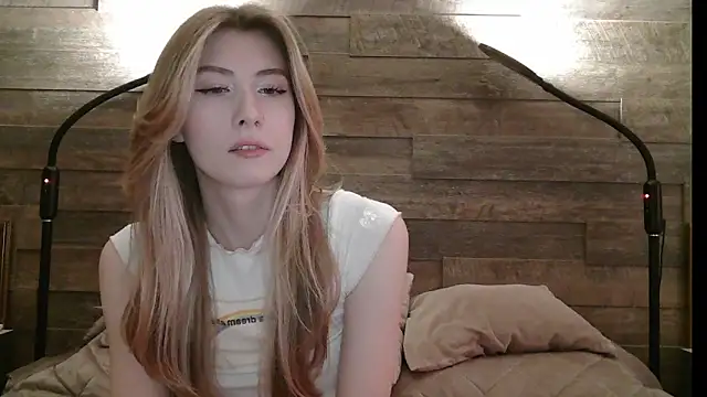 ErikaShyy online show from 03.12.25