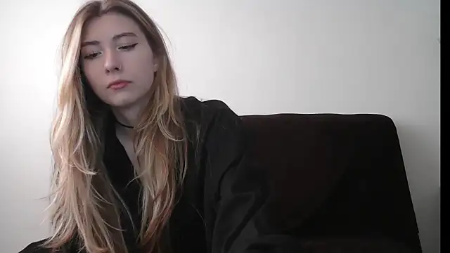 ErikaShyy online show from 09.08.25