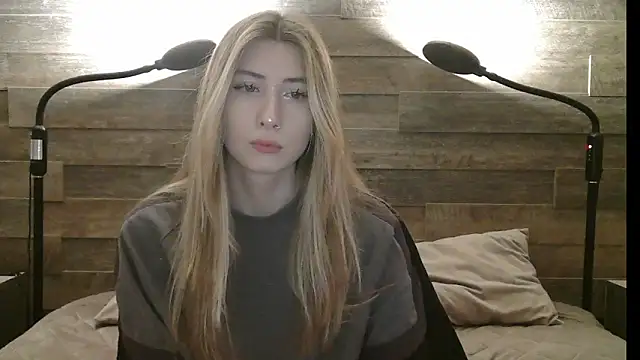 ErikaShyy online show from 12.03.25