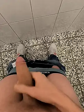 geilehecke1 online show from 12.13.24