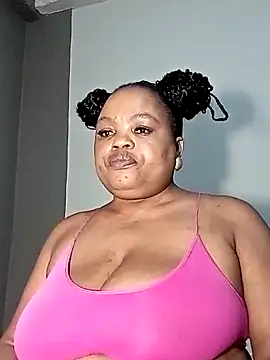 Snapshot of hugemelonsxxx chatting on 02.14.25 hugemelonsxxx online show from 02.14.25