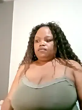 Snapshot of hugemelonsxxx chatting on 03.19.25 hugemelonsxxx online show from 03.19.25