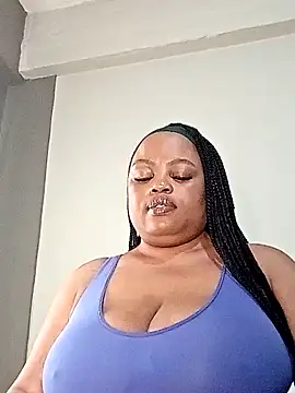 Snapshot of hugemelonsxxx chatting on 09.26.25 hugemelonsxxx online show from 09.26.25