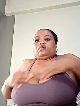 Snapshot of hugemelonsxxx chatting on 10.06.25 hugemelonsxxx online show from 10.06.25
