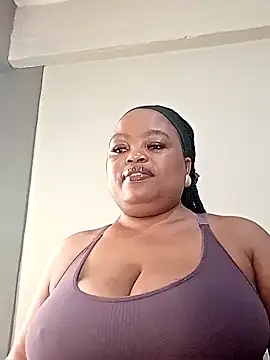 Snapshot of hugemelonsxxx chatting on 10.11.25 hugemelonsxxx online show from 10.11.25