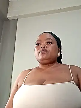 Snapshot of hugemelonsxxx chatting on 10.14.25 hugemelonsxxx online show from 10.14.25
