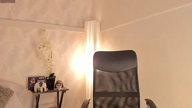 CyntiaAdams online show from 02.12.25