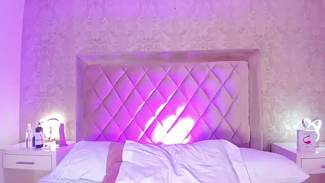 LiaFlowers online show from 01.21.25