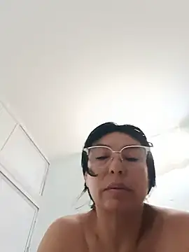 Snapshot of katysquirtdirty chatting on 07.05.26 katysquirtdirty online show from 07.05.26