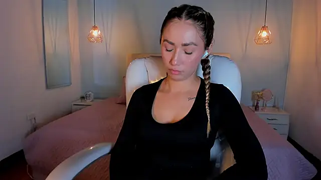 Snapshot of Emma23__ chatting on 02.20.25 Emma23 online show from 02.20.25