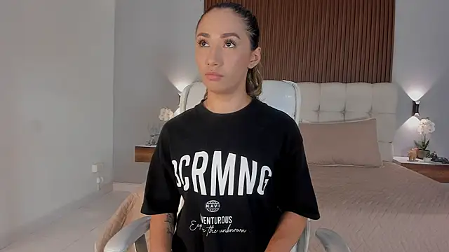 Snapshot of Emma23__ chatting on 01.09.26 Emma23 online show from 01.09.26