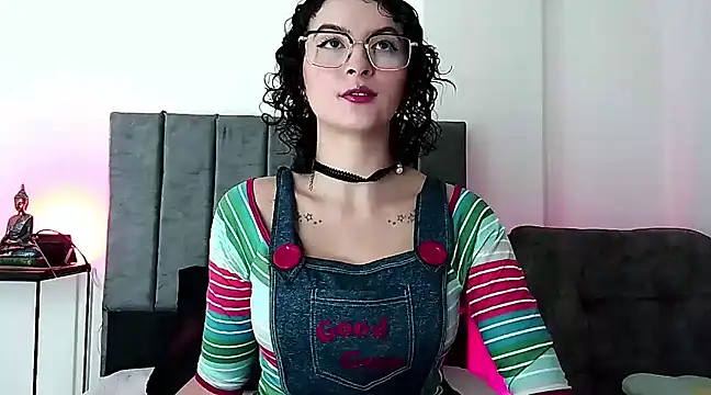 Snapshot of GabrielaMK chatting on 12.15.24 GabrielaMK online show from 12.15.24