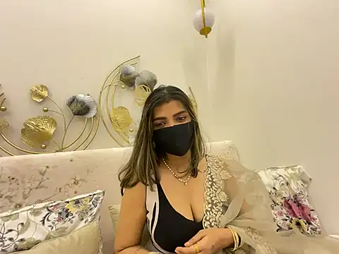 Snapshot of MaYaa__11 chatting on 04.24.26 MaYaa 11 online show from 04.24.26