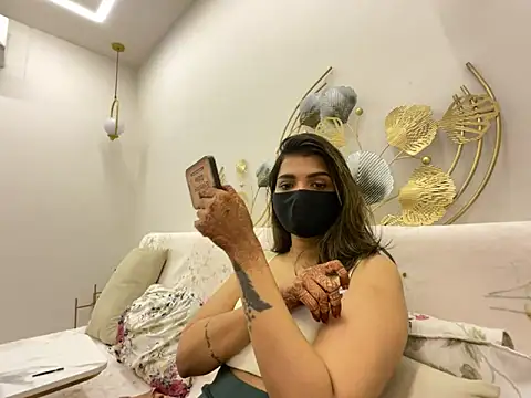 Snapshot of MaYaa__11 chatting on 04.28.26 MaYaa 11 online show from 04.28.26