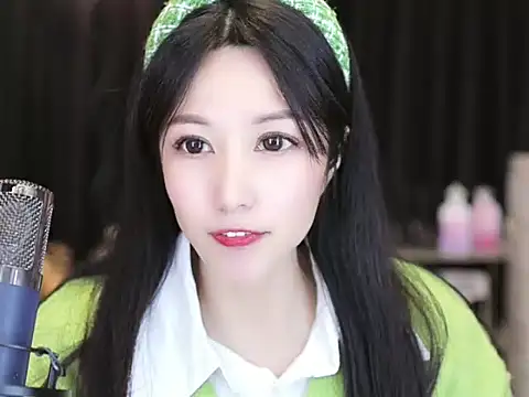 Nuyoah-77 online show from 01.24.25