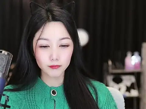 Nuyoah-77 online show from 02.17.25