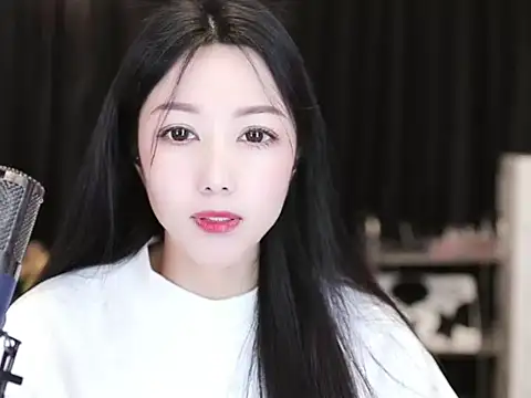 Nuyoah-77 online show from 03.18.25