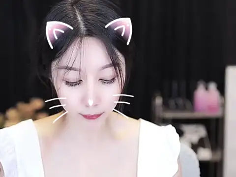 Nuyoah-77 online show from 09.26.25