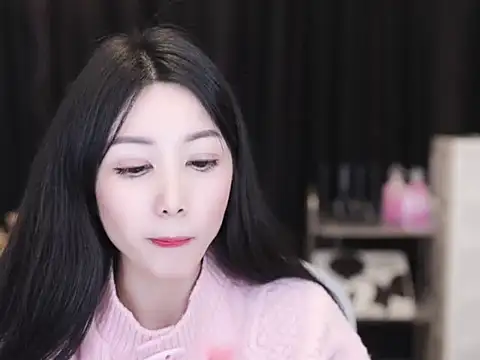 Nuyoah-77 online show from 11.12.25