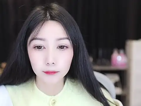 Nuyoah-77 online show from 11.20.25