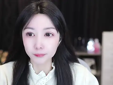 Nuyoah-77 online show from 12.19.25