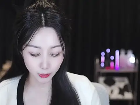 Nuyoah-77 online show from 02.20.26