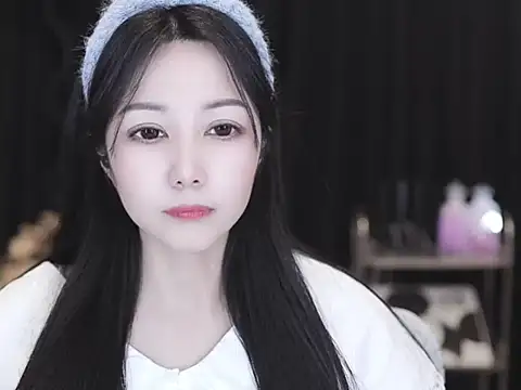 Nuyoah-77 online show from 02.23.26