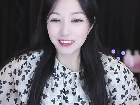 Nuyoah-77 online show from 03.31.26