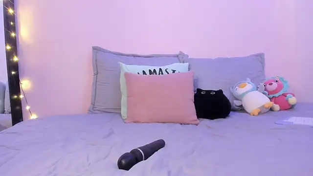 Snapshot of ValeriaCox chatting on 02.03.25 ValeriaCox online show from 02.03.25