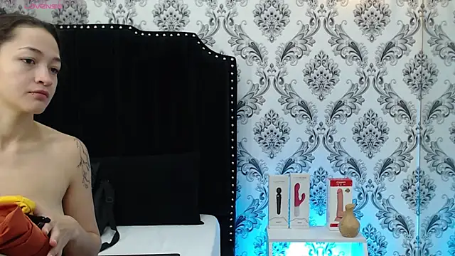 SaaraBrown online show from 02.20.25