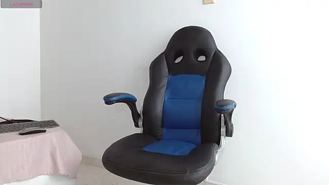 Snapshot of cai_hig chatting on 12.19.24 cai hig online show from 12.19.24