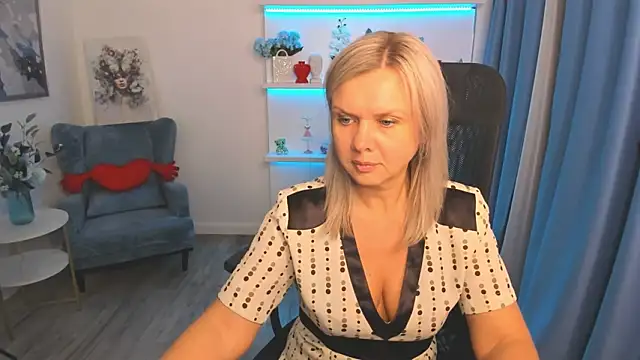 AgathaKlouin online show from 03.05.26