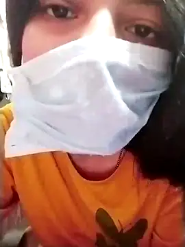 Snapshot of Hotty-Divya chatting on 12.24.24 Hotty-Divya online show from 12.24.24